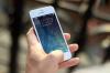 Biru cahaya dari layar smartphone: bahaya dan cara untuk melindungi
