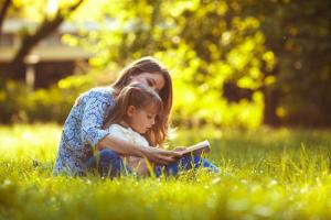 Bagaimana cara mengajar anak membaca dalam bahasa Inggris: nasihat ahli