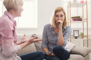 5 frase yang mengerikan yang tidak perlu memberitahu ibu muda: itu menjengkelkan!