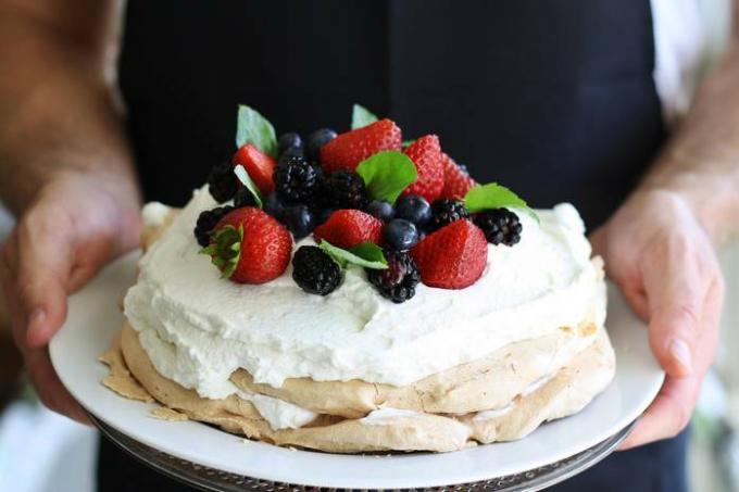 Resep meringue berry alami langkah demi langkah: memasak dalam oven
