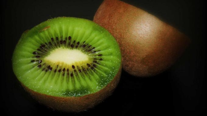 Buah kiwi - kiwi