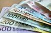 Dolar, euro atau hryvnia: di mata uang apa yang terbaik untuk menjaga tabungan mereka?