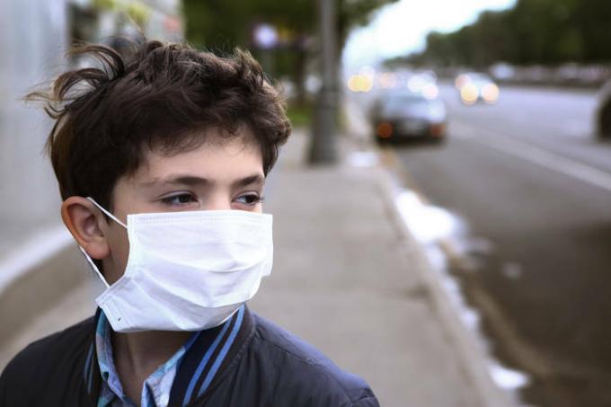 Menteri Kesehatan Ukraina memberi tahu berapa banyak masker sehari yang harus Anda berikan kepada seorang anak ke sekolah