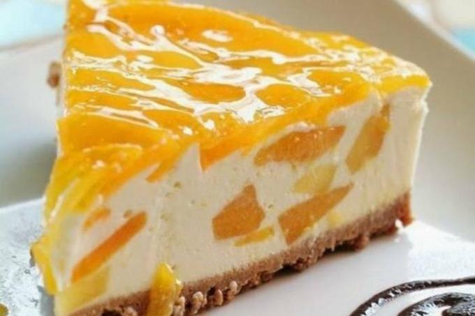 Kue keju persik tanpa dipanggang: resep langkah demi langkah