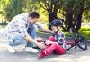 Bagaimana mengasuransikan anak Anda dari kecelakaan: nasihat ahli
