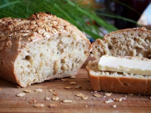 Cara memasak roti oatmeal tanpa meremas, dan apa manfaatnya