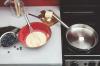 Resep pancake harum dengan beri langkah demi langkah: cara memasak dalam 10 menit