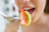 Apakah mungkin untuk makan buah dalam manfaat waktu diet dan bahaya dari fruktosa dan glukosa