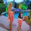 "Saya akan melakukannya sampai dia bosan": Model Playboy menyusui putrinya yang berusia 5 tahun