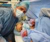 Putri Chris de Burgh yang berusia 36 tahun melahirkan anak kembar setelah 14 kali keguguran